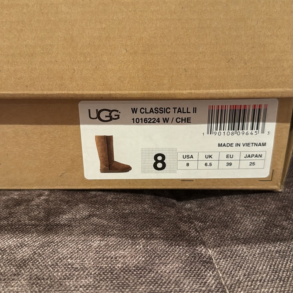 UGG Classic Brown Winter Boots - Picture 6 of 10
